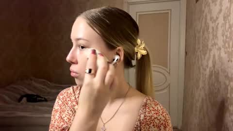 Snapshot of yolondaillovsky chatting on 11.29.25 I am Rose ntmu Lets hit 10 Thumbs Up together online show from 11.29.25