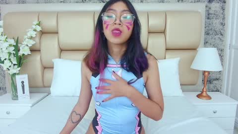 Snapshot of yommi_winx chatting on 12.23.24 Yommi Winx online show from 12.23.24