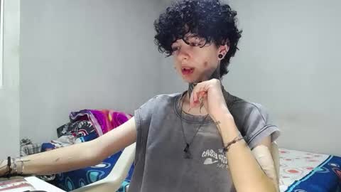 Snapshot of yoonbum_ chatting on 11.20.25 Little Mike Independent model online show from 11.20.25