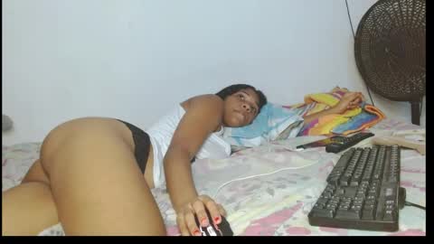 Snapshot of yor_laim chatting on 05.12.26 yor_laim online show from 05.12.26