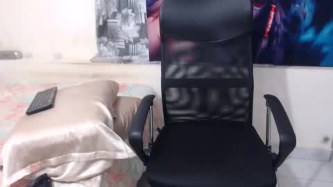 Snapshot of yordanocleys chatting on 11.20.25 yordanocleys online show from 11.20.25