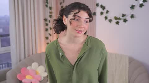 Snapshot of you_fell_in_love chatting on 12.06.24 Elizabeth brunette -- Darline blonde online show from 12.06.24