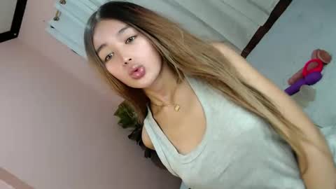 Snapshot of yougotelise69 chatting on 12.05.24 HAPPY BIRTHDAY TO ME online show from 12.05.24