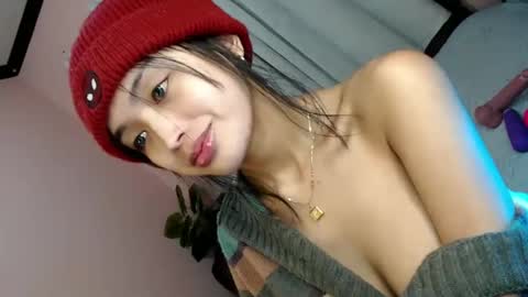 Snapshot of yougotelise69 chatting on 01.12.25 HAPPY BIRTHDAY TO ME online show from 01.12.25