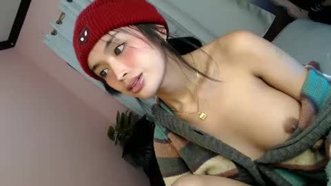 Snapshot of yougotelise69 chatting on 01.20.25 HAPPY BIRTHDAY TO ME online show from 01.20.25