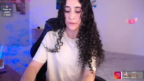  Laura  Model Independt online show from 02.16.25