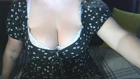 Maria Love online show from 12.15.25