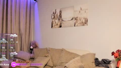 Snapshot of your__voice chatting on 11.28.25 Camilla online show from 11.28.25