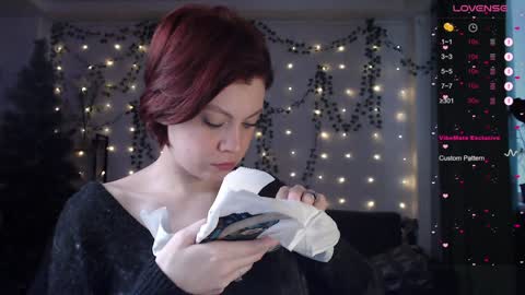 Snapshot of your_corvus chatting on 12.09.24 your_corvus online show from 12.09.24