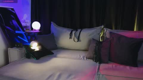 Snapshot of your_eclipse chatting on 11.10.25 Goddess Alana online show from 11.10.25