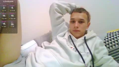 Snapshot of your_honeyy chatting on 11.13.25 Mark online show from 11.13.25