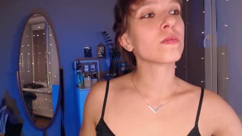 Alex and Kris long hair online show from 09.15.25