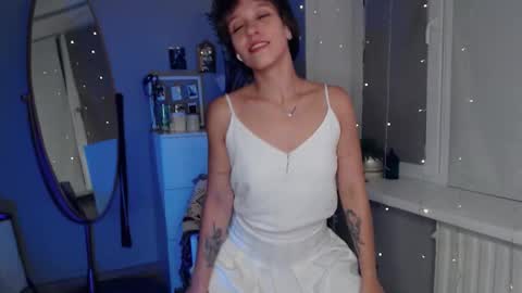 Alex and Kris long hair online show from 09.25.25