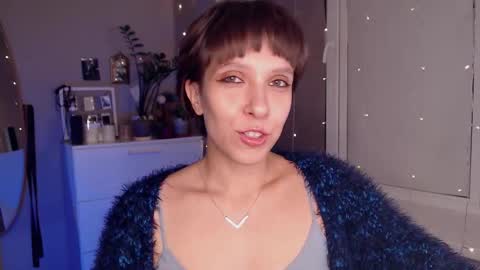 Alex and Kris long hair online show from 09.28.25