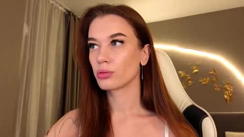 Jessica Loyd online show from 11.01.25