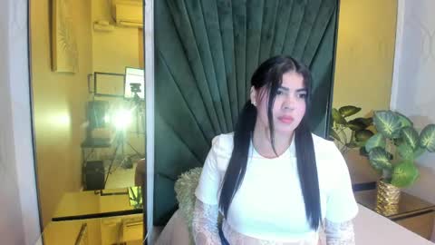 Snapshot of your_naughtyangel_ chatting on 05.27.26 VIOLETA online show from 05.27.26