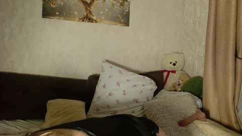 Snapshot of your_nylon_anna chatting on 11.10.25 Anna online show from 11.10.25