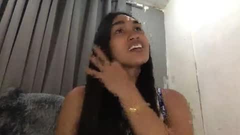 Miss Larah online show from 05.14.26