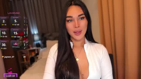Miss Larah online show from 05.30.26