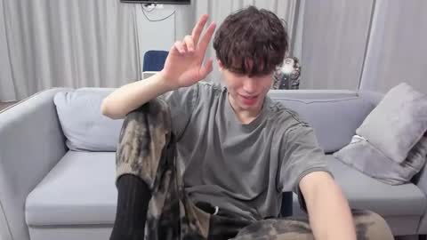 Snapshot of your_shy_guy chatting on 01.29.25 your_shy_guy online show from 01.29.25