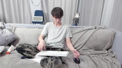 Snapshot of your_shy_guy chatting on 03.08.25 your_shy_guy online show from 03.08.25