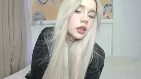 Snapshot of your_tender_doll chatting on 12.20.25 Alice online show from 12.20.25