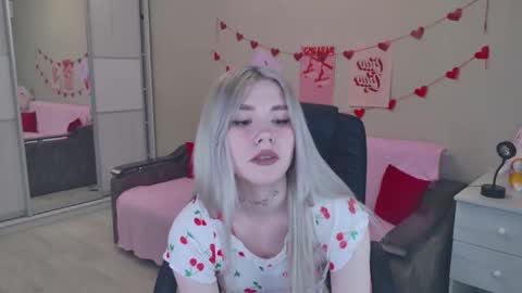 Snapshot of your_tender_doll chatting on 12.21.25 Alice online show from 12.21.25