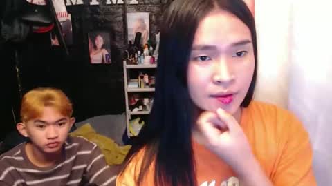 your_twinkletoes18 online show from 11.19.25