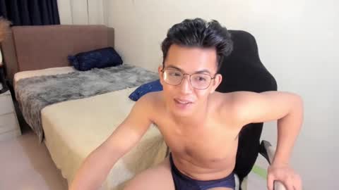 yourasian_bradley online show from 03.02.25