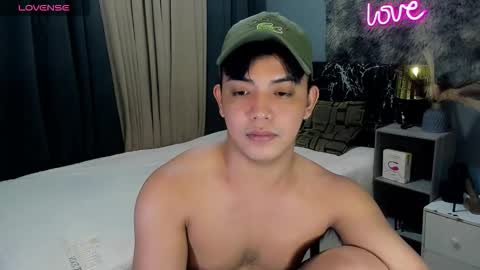 yourasian_bradley online show from 11.26.25