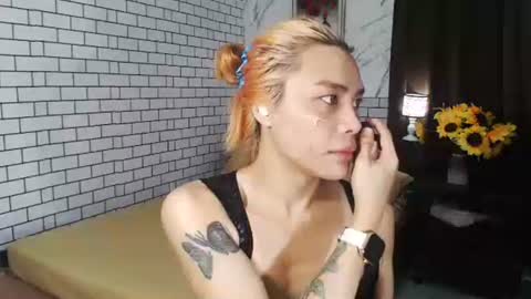 Snapshot of yourasianbigcock chatting on 09.19.25 LEXI online show from 09.19.25