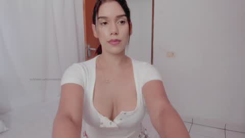 insta  yourboniee online show from 01.06.25