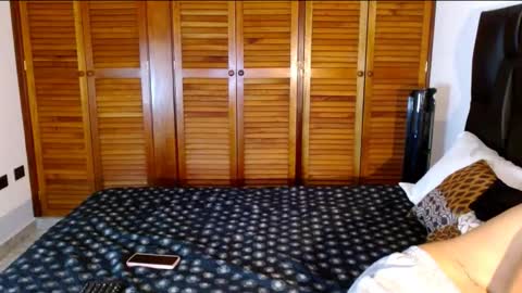 Snapshot of yourcouplehot chatting on 11.15.25 yourcouplehot online show from 11.15.25