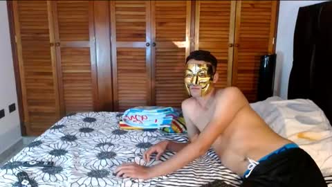 Snapshot of yourcouplehot chatting on 11.18.25 yourcouplehot online show from 11.18.25