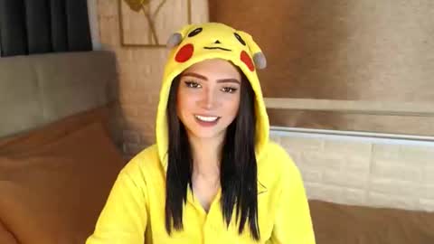 Snapshot of yourdevilsweettsx chatting on 09.10.25 JEN online show from 09.10.25