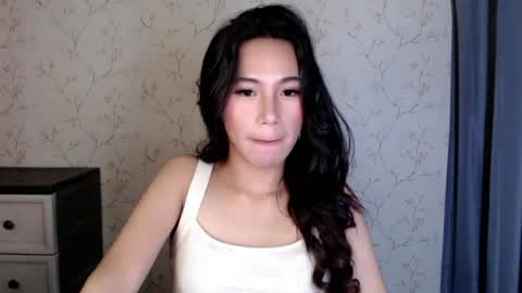 Snapshot of yourdreamgirlgwen chatting on 07.20.26 GWENI online show from 07.20.26