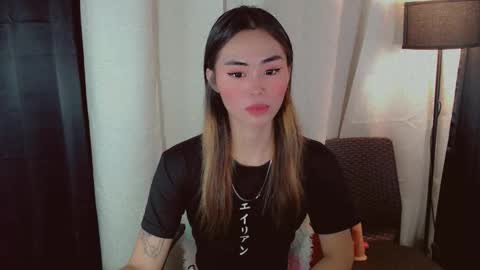 Snapshot of yourfavorateremi chatting on 10.10.25 Remrem online show from 10.10.25