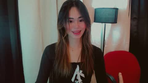 Snapshot of yourfavorateremi chatting on 11.20.25 Remrem online show from 11.20.25