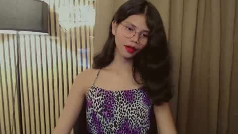 Vivian online show from 10.29.25