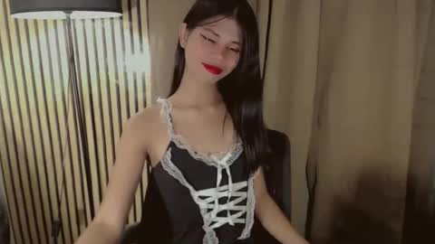 Vivian online show from 11.25.25