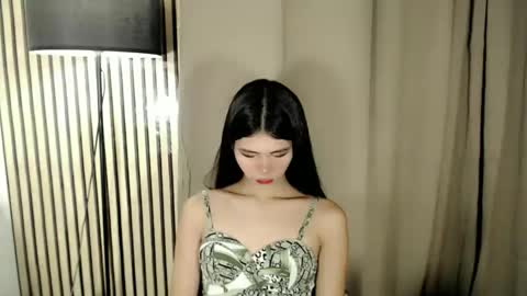 Vivian online show from 12.15.25