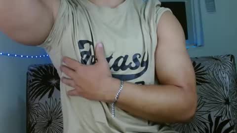 Snapshot of yourfavorite_bigclit chatting on 09.28.25 yourfavorite_bigclit online show from 09.28.25