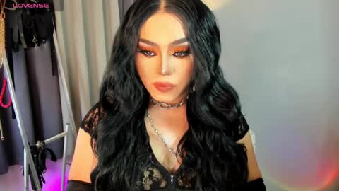  not into STINGY and CHEAP people online show from 09.11.25