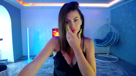 call meKira online show from 07.06.26