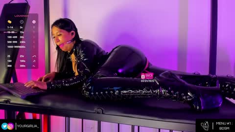 Snapshot of yourgirlia_ chatting on 01.04.25 Call me Lia online show from 01.04.25