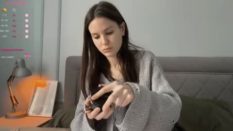 Snapshot of yourher0in chatting on 12.23.24 Aida online show from 12.23.24