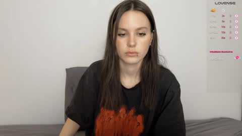 Snapshot of yourher0in chatting on 12.30.24 Aida online show from 12.30.24