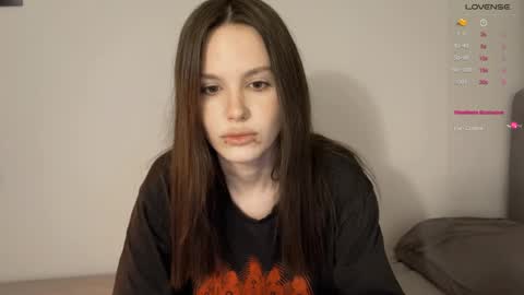 Snapshot of yourher0in chatting on 01.02.25 Aida online show from 01.02.25