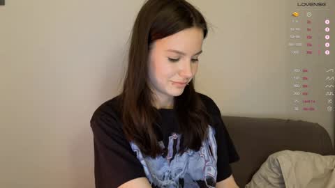 Snapshot of yourher0in chatting on 01.03.25 Aida online show from 01.03.25