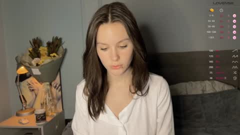 Snapshot of yourher0in chatting on 01.10.25 Aida online show from 01.10.25